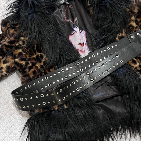 New Leopard Faux Fur with Mongolian trim - Picture 3 of 4